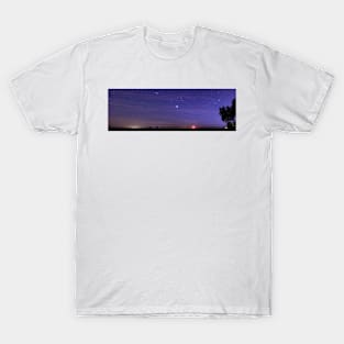 Night sky and setting Moon (C019/6217) T-Shirt